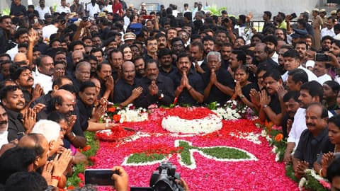 Tamil Nadu Chief Minister J Jayalalithaa was remembered on her sixth death anniversary on Monday by Leader of Opposition and AIADMK leader Edappadi K Palaniswami along with other party members