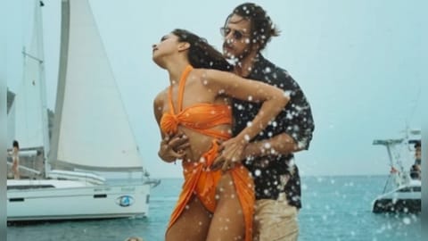 'Besharam Rang'