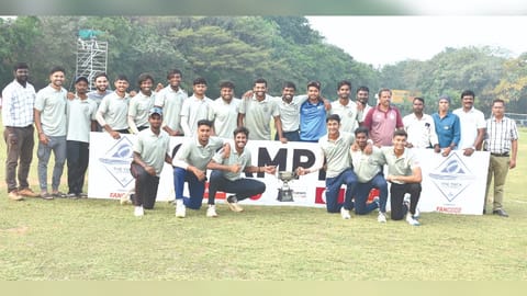 India men?s team national selector Sridharan Sharath gave away the prizes in the presentation ceremony.