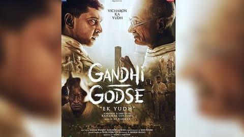 'Gandhi Godse Ek Yudh' poster
