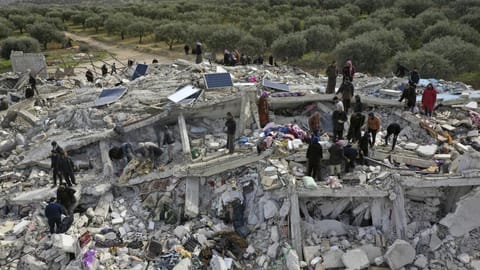 Powerful quake rocks Turkey and Syria