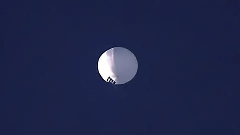 Chinese balloon sail over US