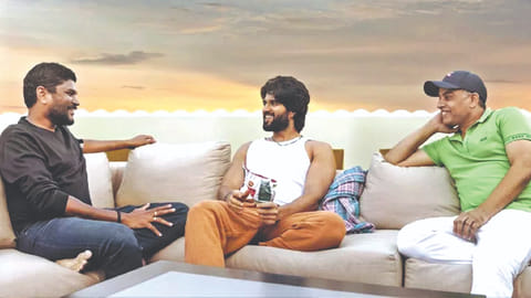 Vijay Deverakonda ties up with Parasuram