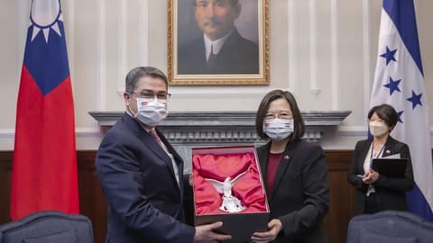 Taiwan recalls ambassador as Honduras switches ties to China