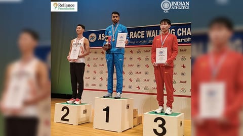 Akshdeep Singh (in blue)