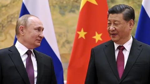 Chinese President Xi Jinping (right) with Russian President Vladimir Putin.
