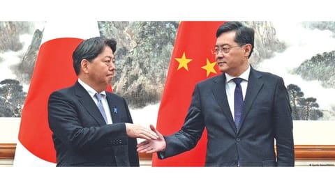 Japan struggles to balance China ties