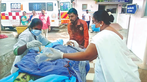 Anushya being taken to Krishnagiri GH