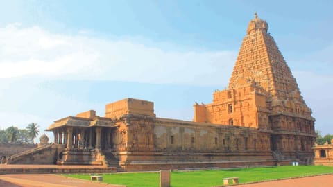 Pilgrimage tours bring huge economic gains