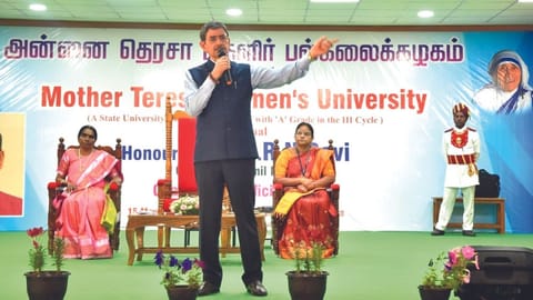 Guv Ravi interacts with students of Mother Teresa varsity in Kodai
