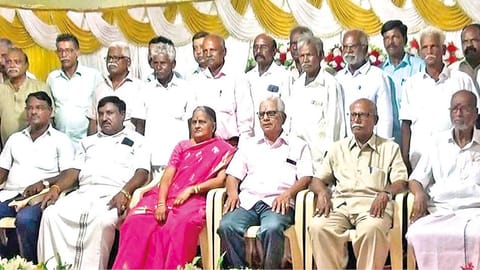 Former students of Sathurangapattinam Government Higher Secondary School