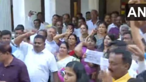 Siddaramaiah and DK Shivakumar supporters vie for CM's post in Bengaluru, Karnataka