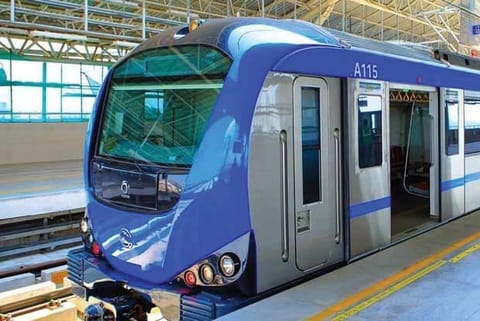 Hire e-scooters for Re 1/min at Alandur station