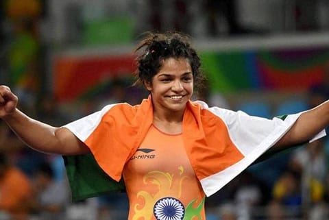 Wrestler Sakshi clinched gold in the 62kg category