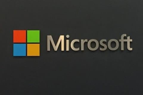 Microsoft patents foldable device with 3 screens
