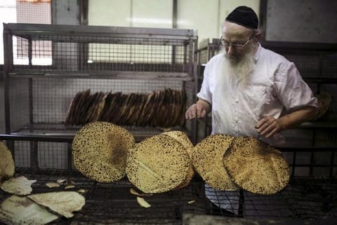 American seders go online on a Passover night different from all others
