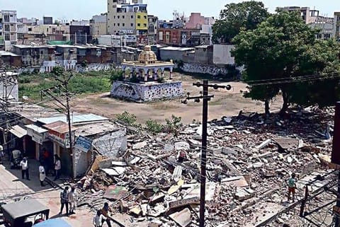 Shops around Teppakulam in Madurai cleared to host float fest after long time
