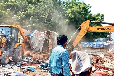 Building on Alapakkam lake being demolished on Friday