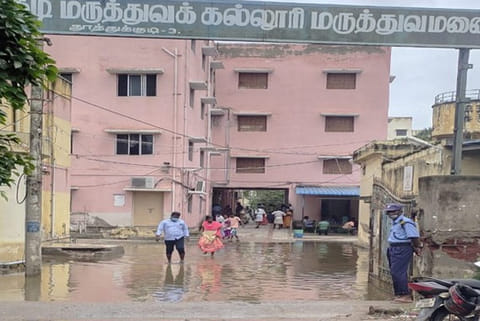 Cyclone Burevi causes rain in Thoothukudi, waterlogging at Govt Hospital entrance