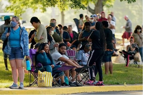 U.S. labor market losing steam as COVID-19 pandemic rages