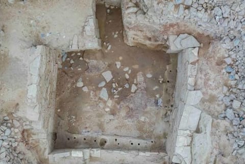 3,500-yr-old tomb in NW China indicates sun worship