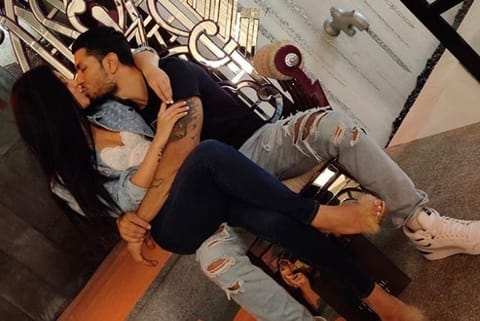 Krishna Shroff steals a kiss with beau in new post