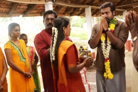 A still from the movie Ka Pae Ranasingam