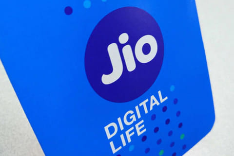 JioPhone users to get free 100 mins call, 100 SMS till April 17
