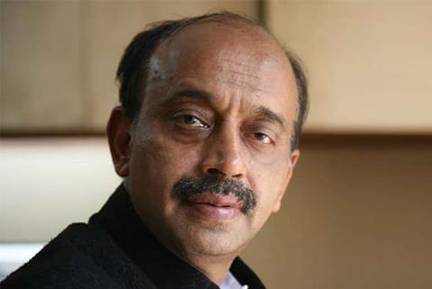 Will sit on dharna if Delhi govt doesn't compensate firecracker traders for losses: BJP's Vijay Goel