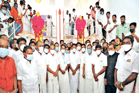 OPS and ministers at memorial of Marathu brothers in Sivaganga, on Saturday