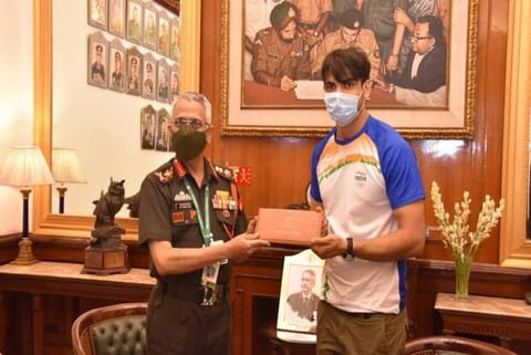 General M.M. Naravane interacting with Olympic Gold Medalist Neeraj Chopra (Image: Twitter/AGG PI)
