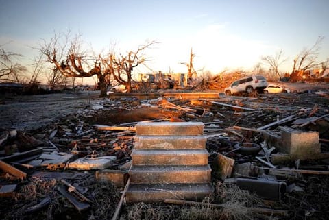At least another 14 people died in Illinois, Tennessee, Arkansas and Missouri