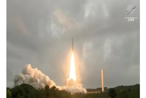 James Webb space telescope successfully lifts off (Photo Credit: NASA Webb TelescopeTwitter)