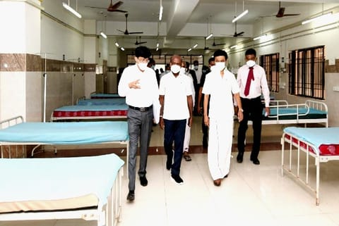 CM inspected 136-bed Omicron ward, 50-bed ICU for Omicron and 1,000 litres capacity Oxygen plant