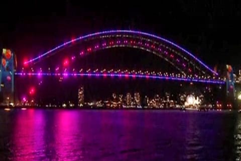 Australia welcomes the new year 2022 with spectacular fireworks at Sydney Harbour