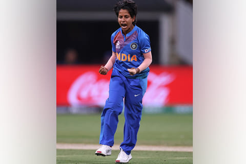 Poonam, Deepti help India level series