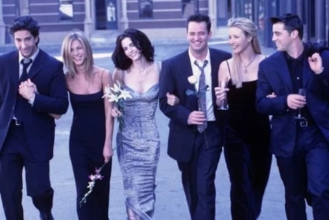 Jennifer Aniston shares BTS clip from sets of 'Friends'