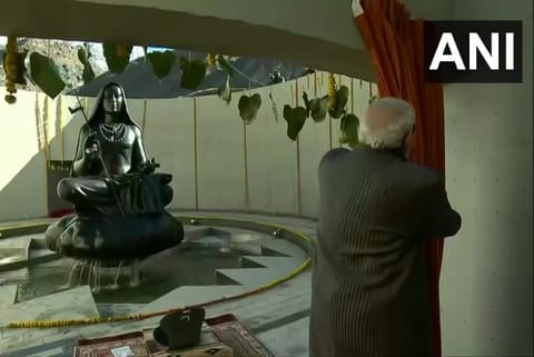 Modi unveils Shankaracharya statue in Kedarnath (Source: ANI)