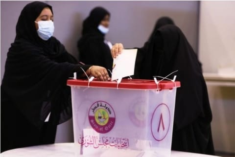 Voters cast vote in Qatar's first Legislative election (Source: Reuters)