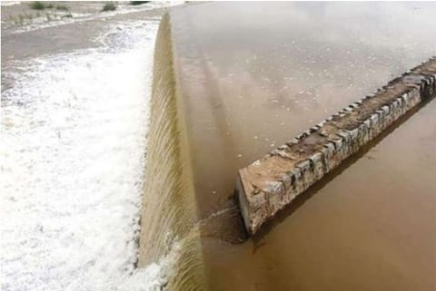 Water from Kalavagunda dam flowing to Ponnai river
