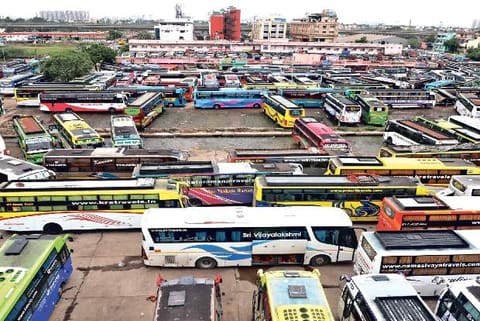 Government buses (file photo)