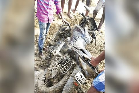Two-wheeler of Army man washed away in Palar floods recovered from river bed