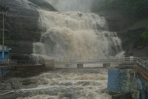 Courtallam Main falls 