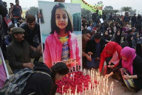 Pakistan SC orders police to arrest Zainab's killer within 72 hours