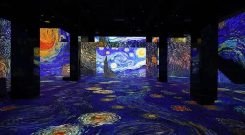 You don’t view the art at Infinity Lumieres you float through it. If you're looking for high culture with low effort (and zero sweat). It’s dreamy, dramatic, and looks good on your feed.