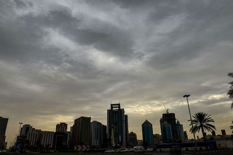 Over the weekend, cloud cover will increase, bringing a chance of rain on Saturday and Sunday, particularly in northern and coastal regions.