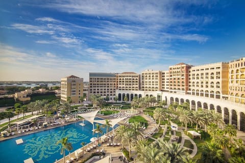 The Ritz-Carlton Abu Dhabi, Grand Canal.