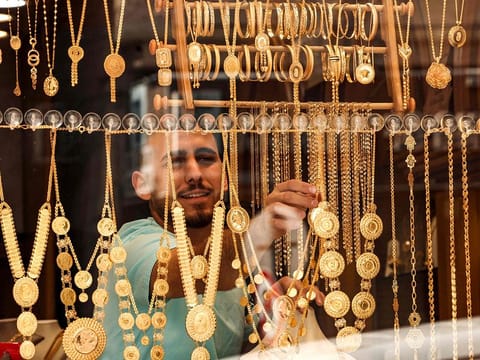 Dubai: Gold rates remain high, 22k still at Dh406 per gram