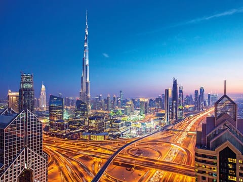 Most Americans in UAE opt to stay, US scales back evacuation efforts