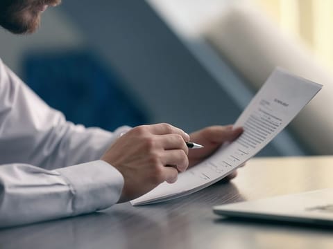 The system provides financial compensation to insured individuals during periods of unemployment.